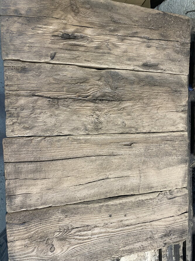 Betónové podvaly s imitáciou dreva